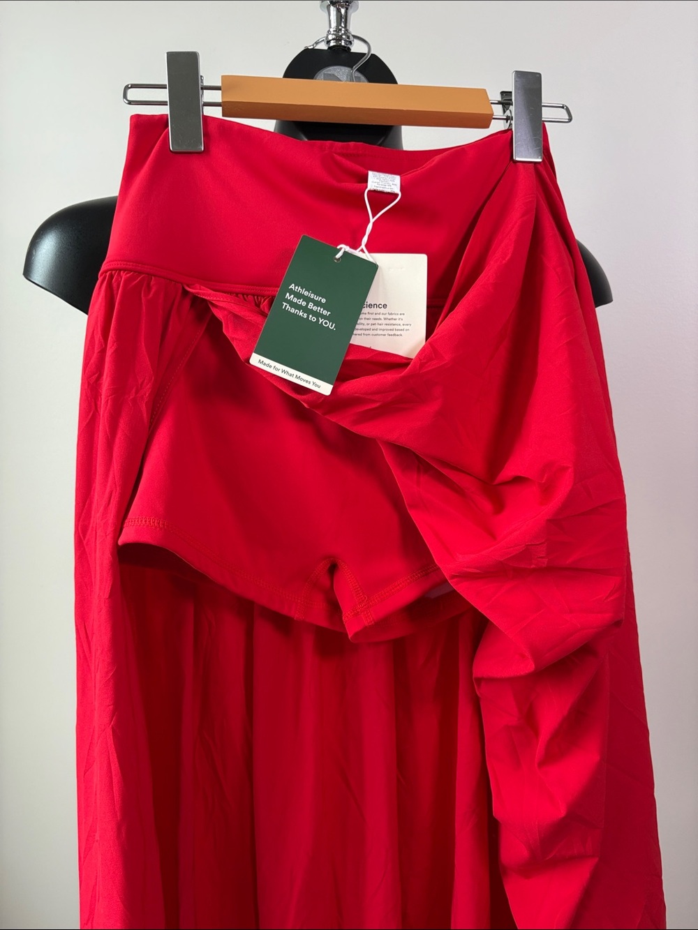 HALARA Breezeful red skirt - Picture 3 of 6